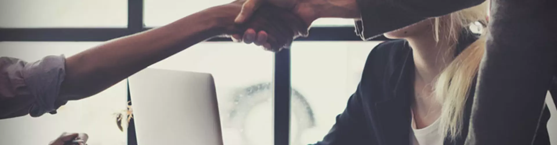 6 Practical Steps to Building a Professional Handshake 6 Practical Steps to Building a Professional Handshake